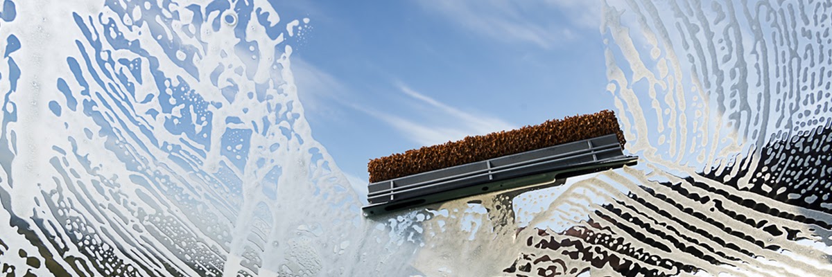 cleaning-windscreen