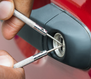 how to get keys out of locked car